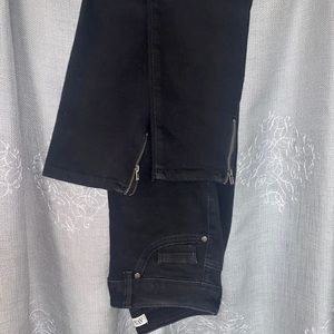 BLACK JEANS